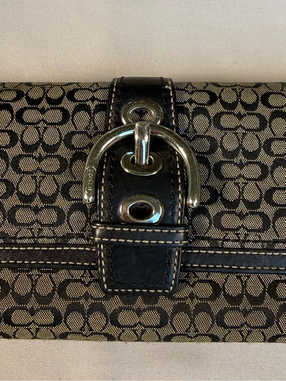 Coach SoHo Signature Trifold Wallet - Picture 2 of 7